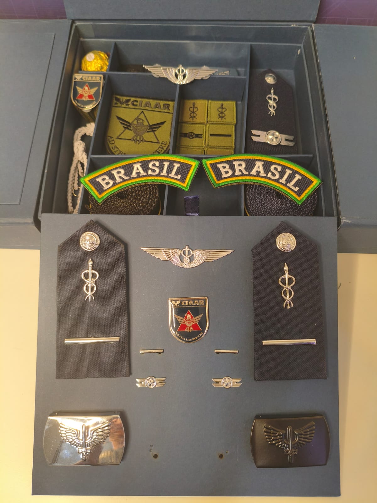 Kit de Insignias CIAAR 2026 DENTISTA (SEM TARJETAS PERSONALIZADAS)