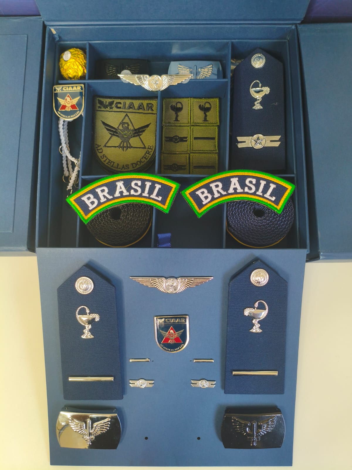Kit de Insignias CIAAR 2026 FARMÁCIA (SEM TARJETAS PERSONALIZADAS)