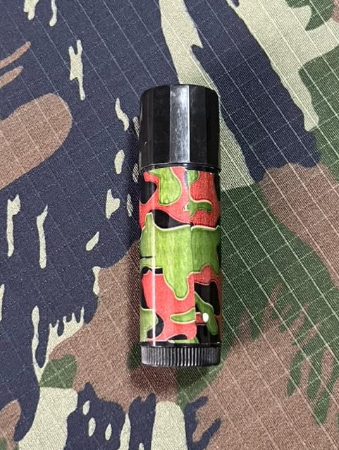Camuflagem em Bastão Marrom