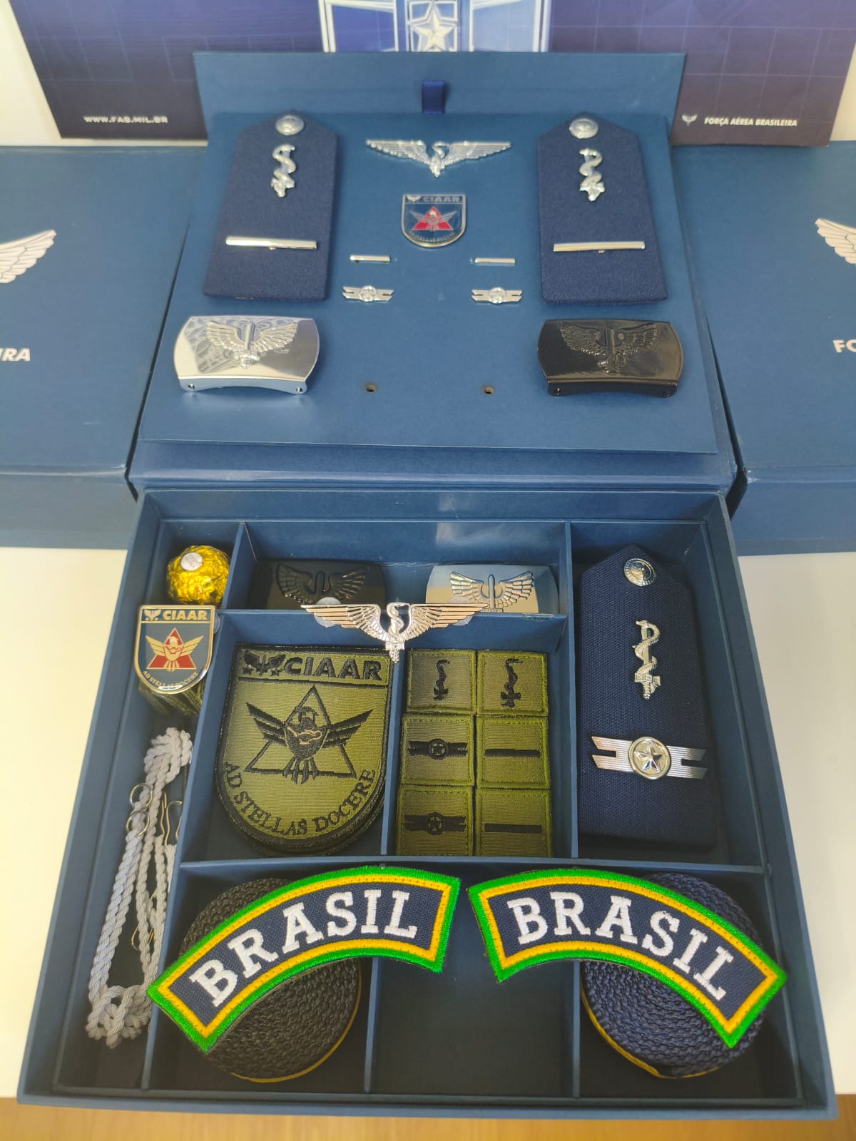 Kit de Insignias CIAAR 2026 MEDICINA (SEM TARJETAS PERSONALIZADAS)