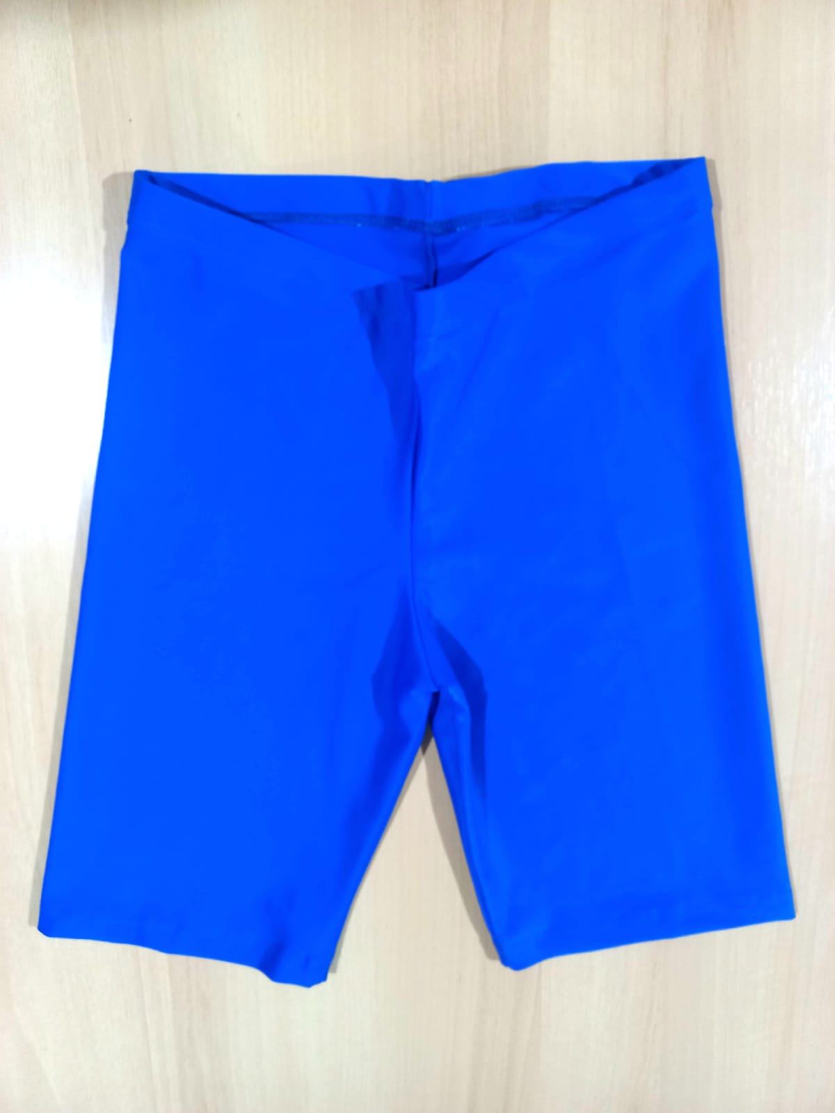 BERMUDA DE LYCRA AZUL ROYAL